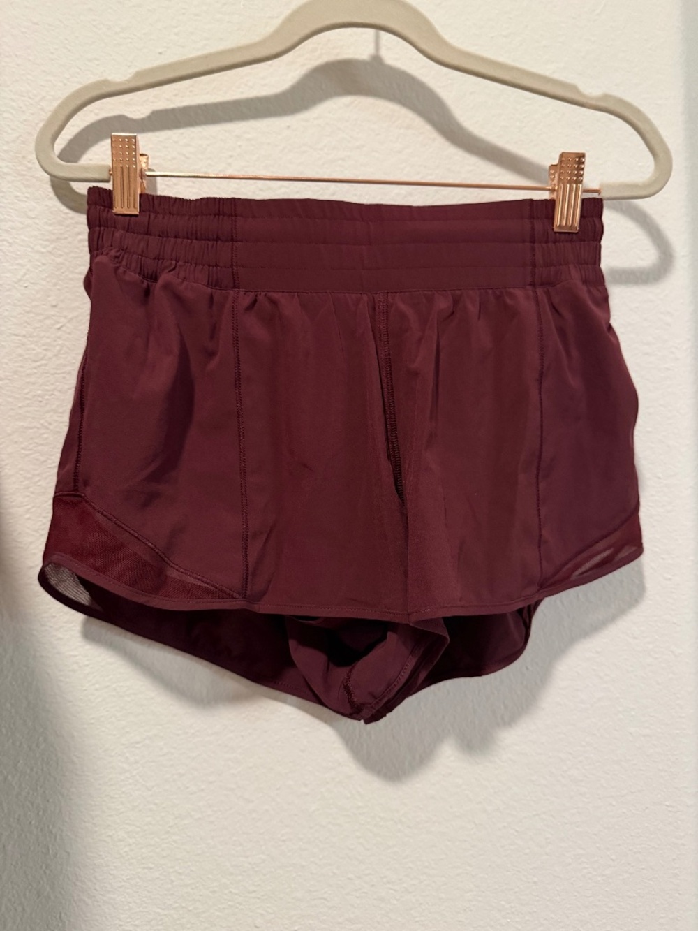 EUC Lululemon Garnet Hotty Hot HR Short 2.5", Size 6